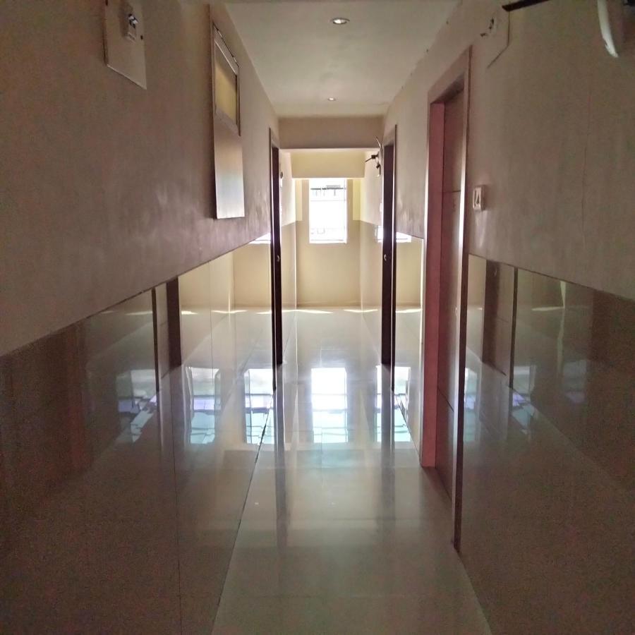 Hotel Everest Lodging Navi Mumbai Exterior foto