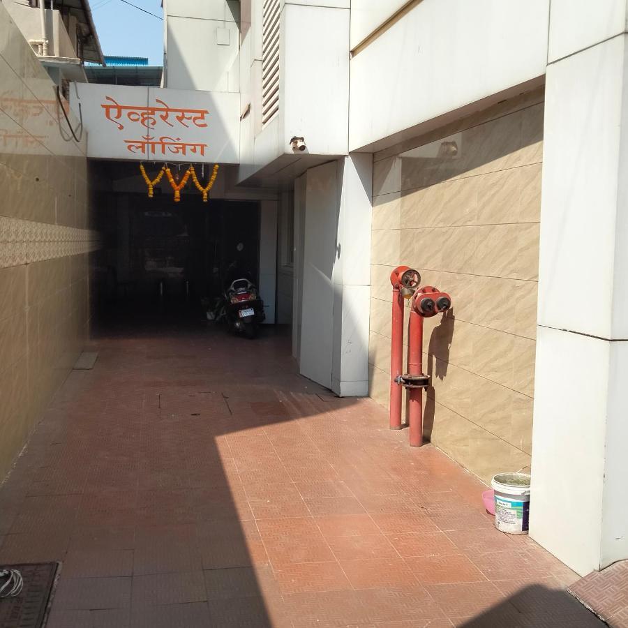 Hotel Everest Lodging Navi Mumbai Exterior foto