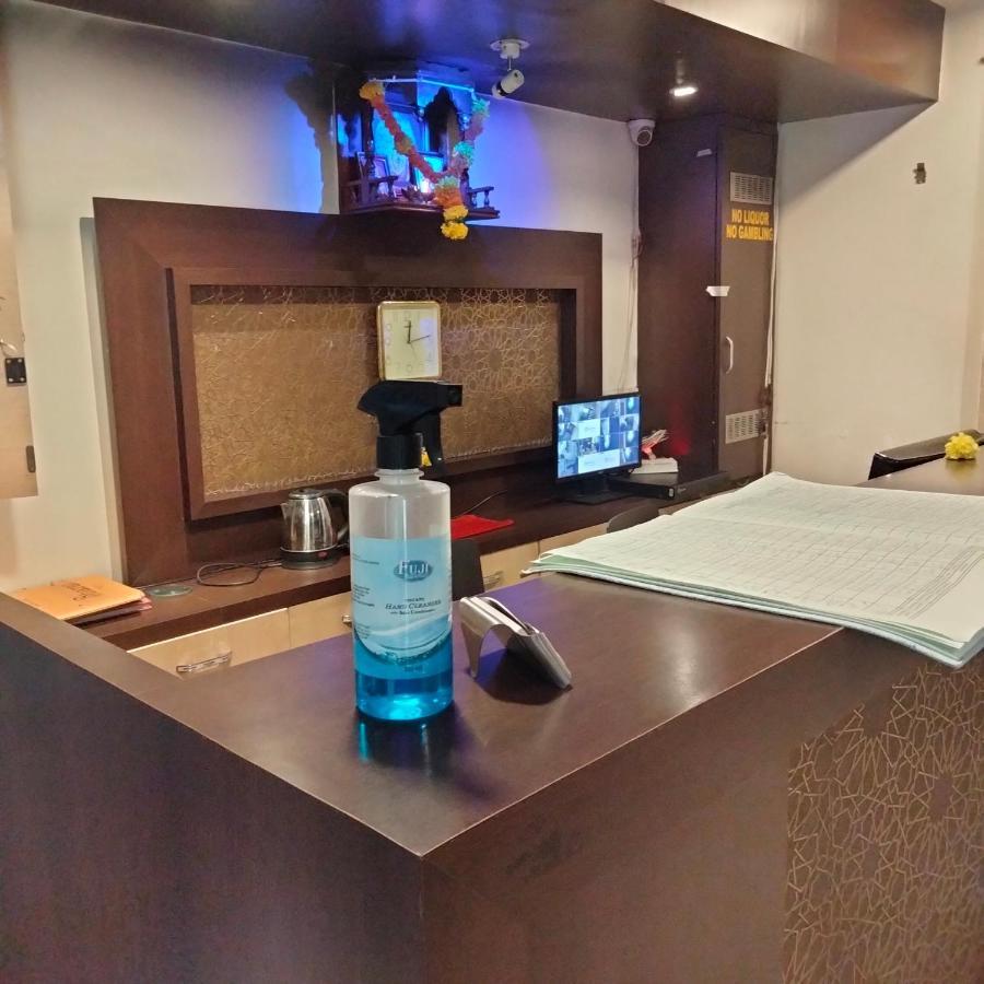 Hotel Everest Lodging Navi Mumbai Exterior foto