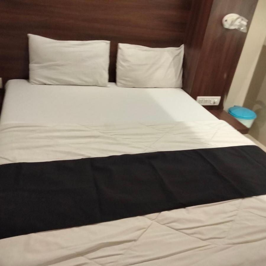 Hotel Everest Lodging Navi Mumbai Exterior foto
