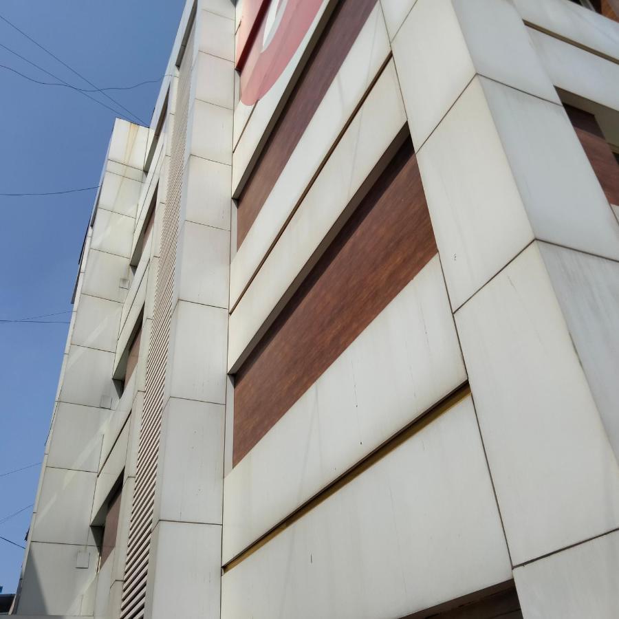 Hotel Everest Lodging Navi Mumbai Exterior foto