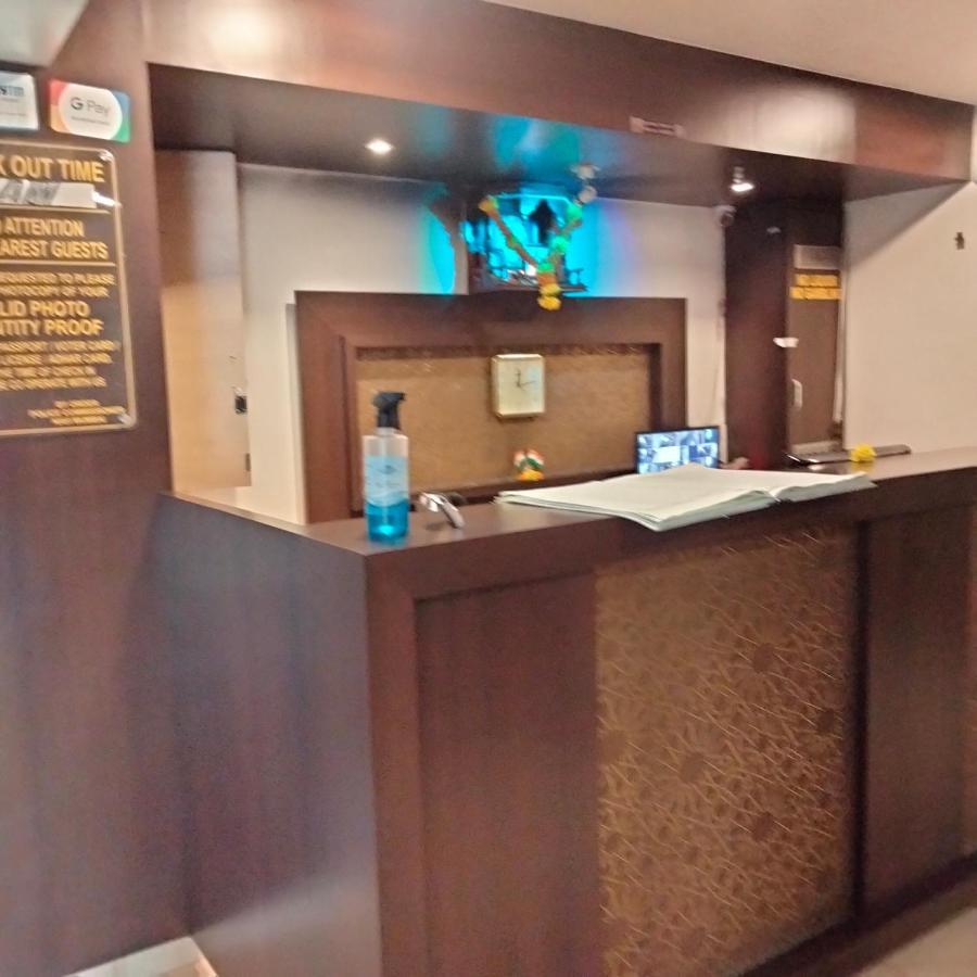 Hotel Everest Lodging Navi Mumbai Exterior foto