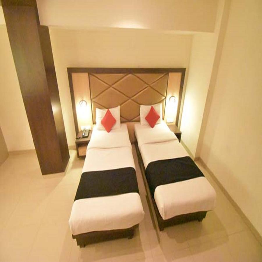 Hotel Everest Lodging Navi Mumbai Exterior foto