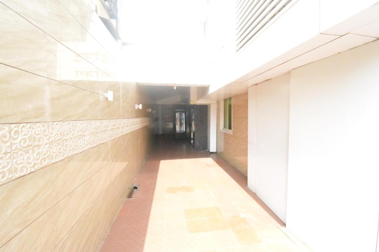 Hotel Everest Lodging Navi Mumbai Exterior foto