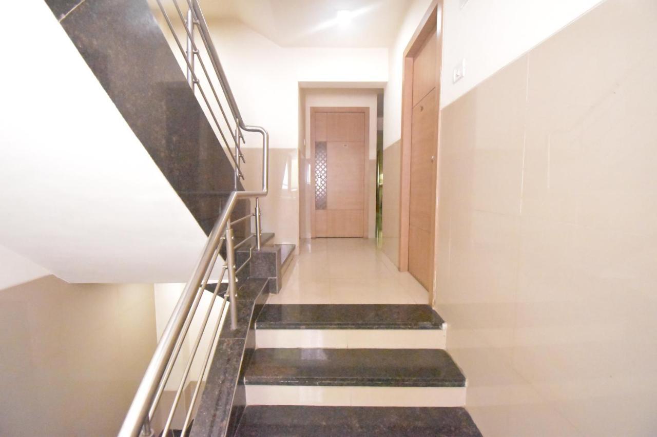 Hotel Everest Lodging Navi Mumbai Exterior foto