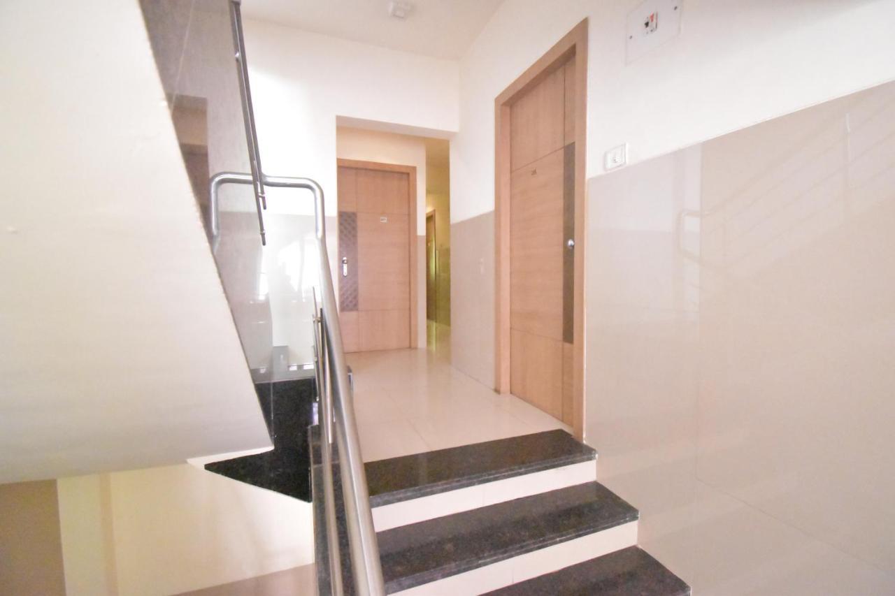Hotel Everest Lodging Navi Mumbai Exterior foto
