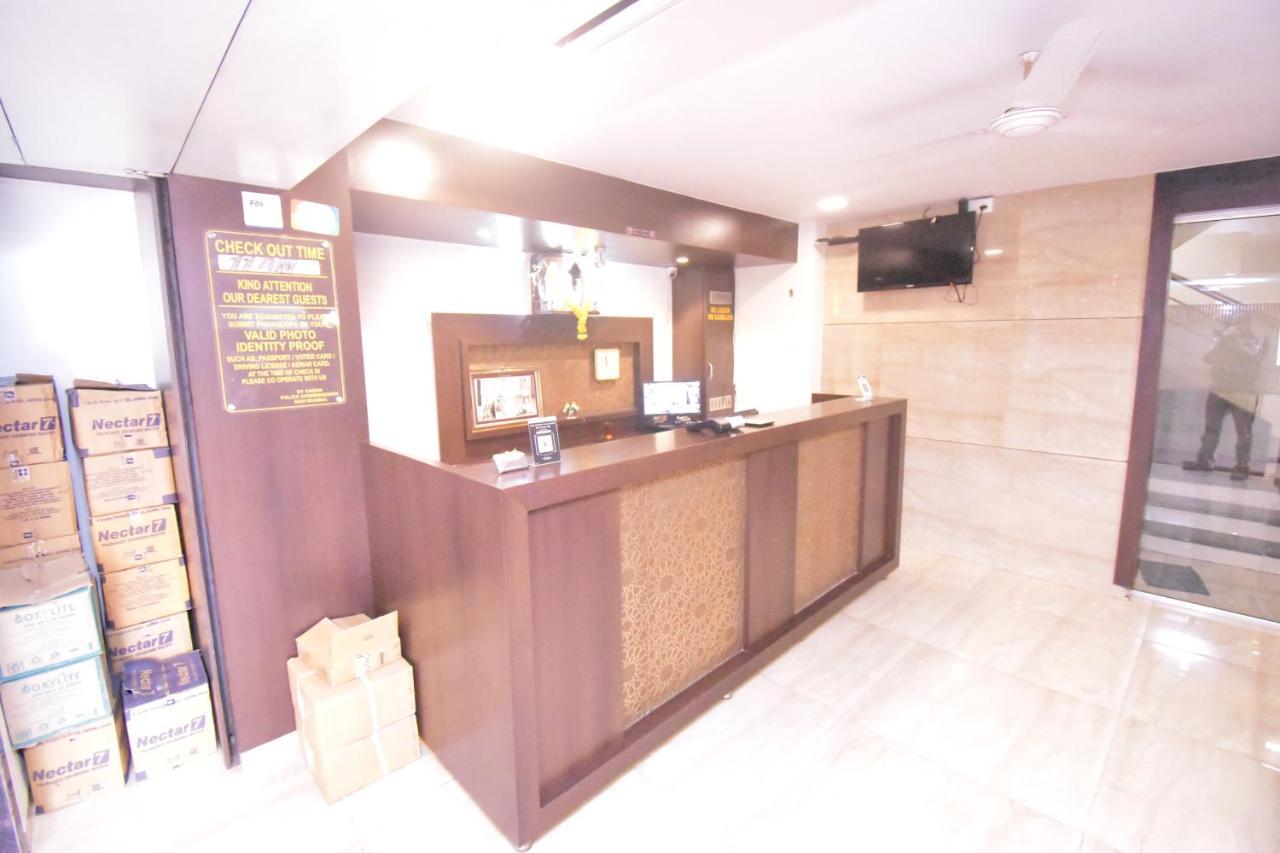 Hotel Everest Lodging Navi Mumbai Exterior foto