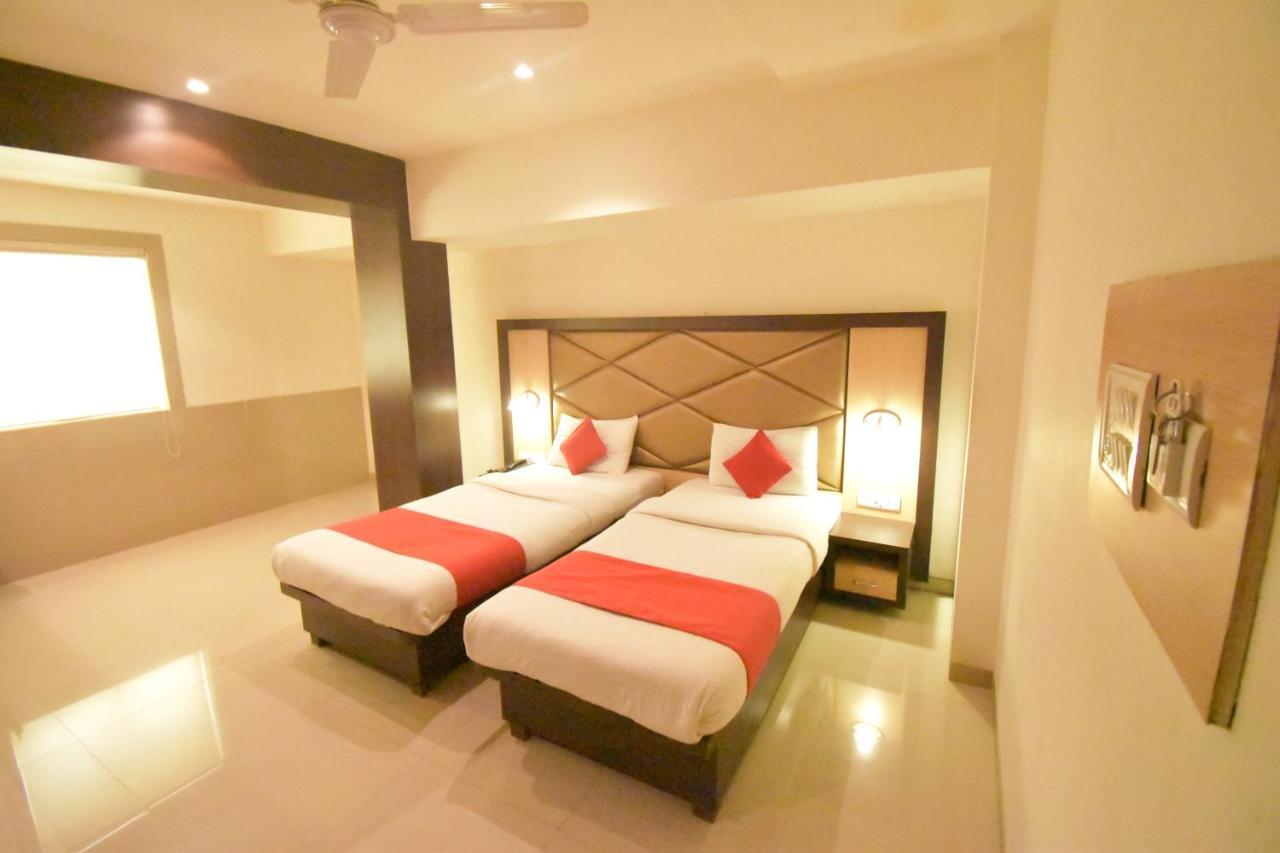 Hotel Everest Lodging Navi Mumbai Exterior foto