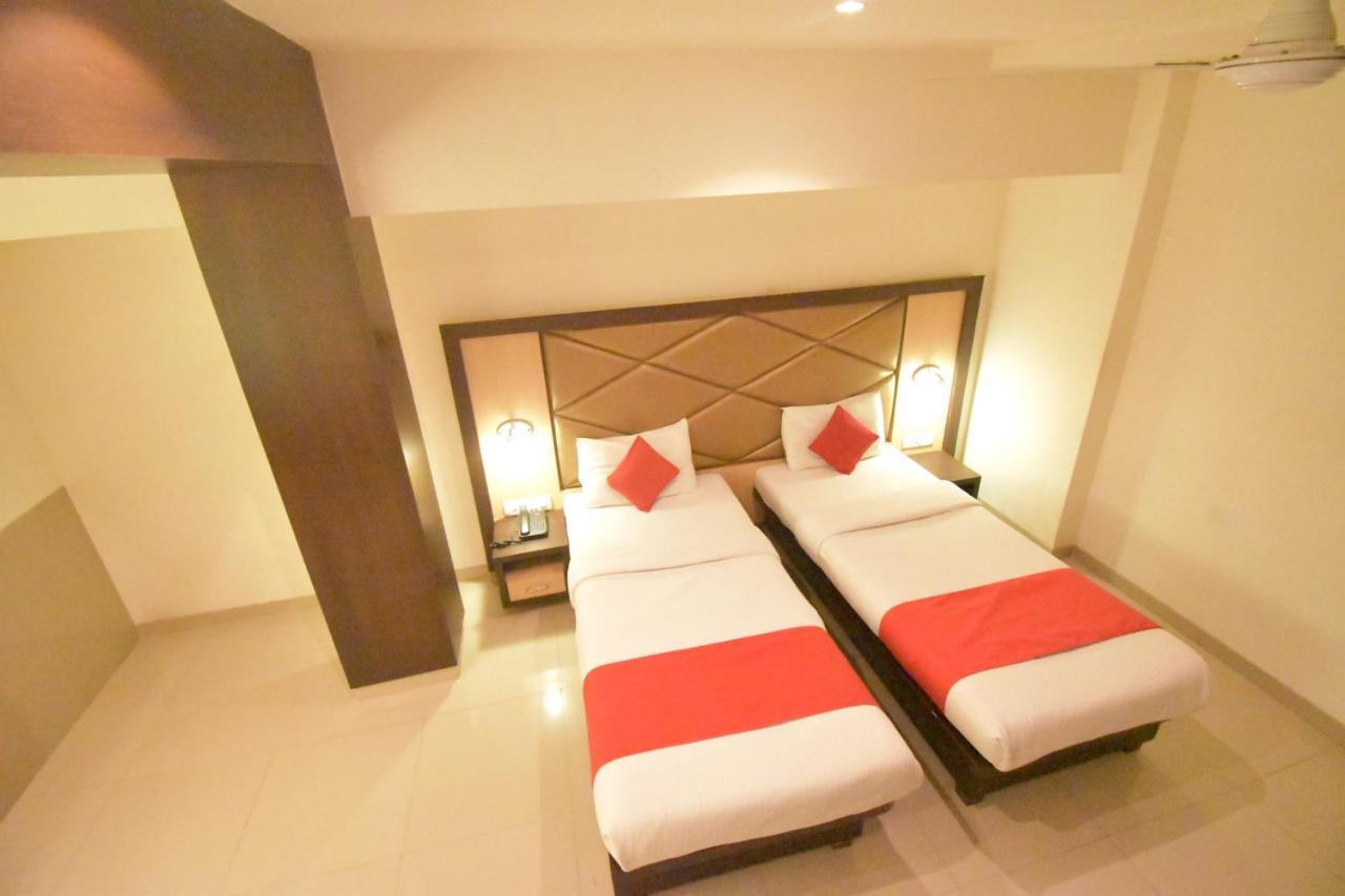 Hotel Everest Lodging Navi Mumbai Exterior foto